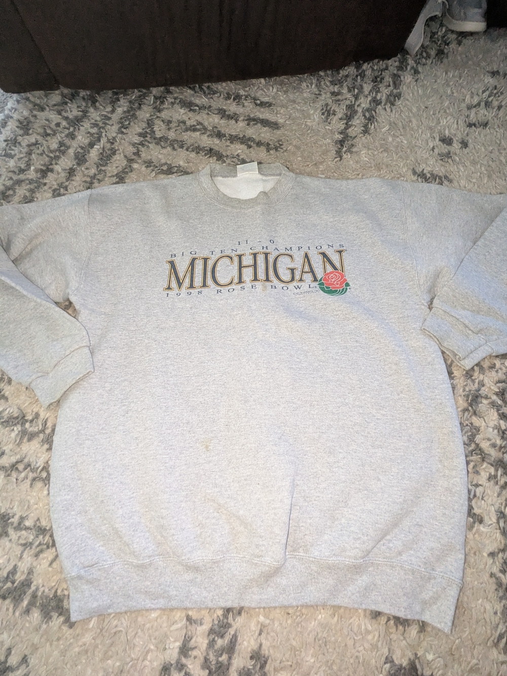 Olympus Light Gray Michigan Rose Bowl Crewneck with Red Rose Graphic